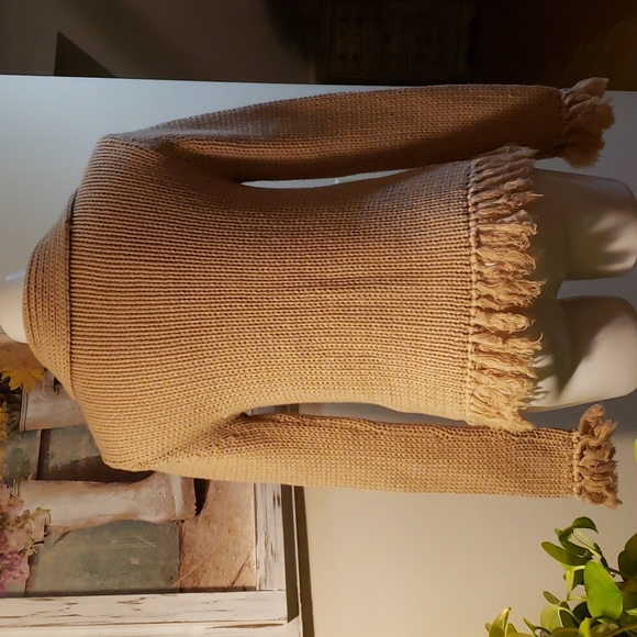 Zoey Beth Sweater - Picture 5 of 6